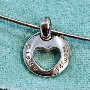 💘Tiffany & Co. Heart Circle 1999 Stencil Cut-Out Necklace in 925 STER Silver✨️
